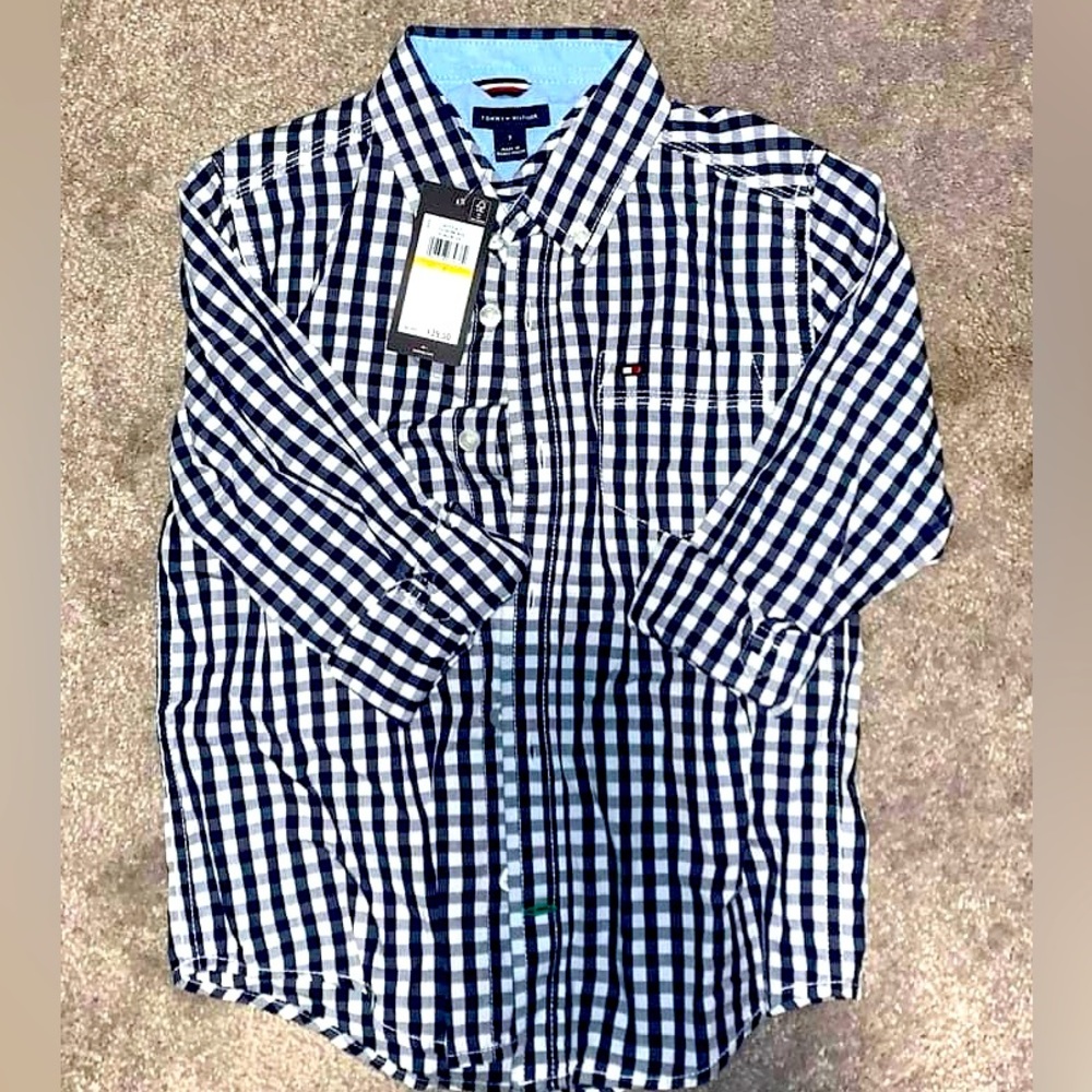 BNWT Tommy Hilfiger Boys Size 7 long sleeve button down plaid dress shirt. New!